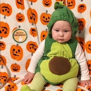 🥑 Carter’s 12m Avocado Halloween Costume 🥑